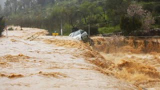 A monstrous test has befallen Italy! Flash floods! Streets have become rivers!