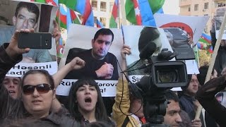 Митинг оппозиции в Баку: "Нет грабежу, нет лжи, нет монархии!"