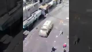 טירוף: ערבים רוגמים בבלוקים וחפצים כבדים כוחות צבא בכפר בידו לאחר הפיגוע בהר אדר
