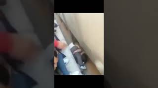 اب ينقذ ابنته من تحت عجلات القطار في الاسماعيليه