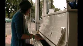 Le Onde / Eisenstein Upright Piano / Miss Alice Lane