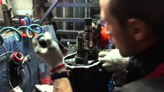 Разбор и дефектовка КПП МТ82 ford transit (часть 2) www.autobus63.ru