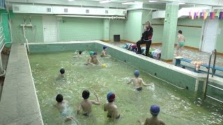 Занятие с детьми. ВОДНОЕ ПОЛО в бассейне  "Лягушатник".