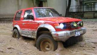 Tamiya CC-01 Jeep Wrangler YJ and Mitsubishi Pajero - The Wet Trail