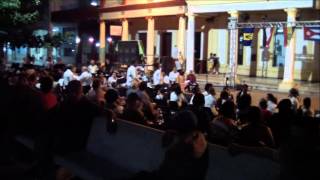 Куба. Город Ольгин. Центральная площадь вечером. HOLGUIN . CubaGood.com