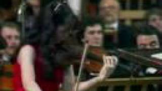 A. Suwanai plays Paganini Violin Concerto No.1 (4 of 5)