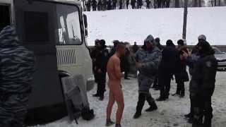 Голый на майдане улица Грушевского
