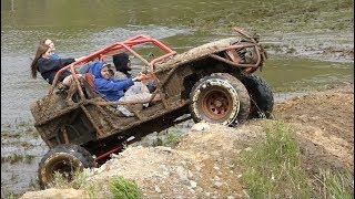 Girls Mud Bogging