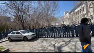 Полиция оцепила в субботу здание МИД Армении из-за акции протеста