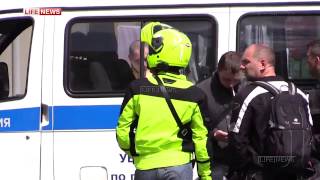 ВОДИТЕЛЬ БМВ ПОСЛЕ ДТП С БАЙКЕРОМ СБИЛ ДРУГОГО МОТОЦИКЛИСТА_15.07.2015