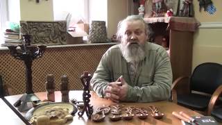 Мастер резьбы по дереву Александр Большаков.