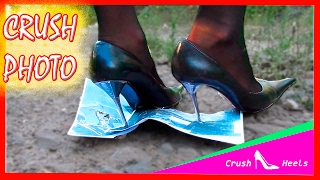 CRUSH PHOTO METAL SPIKE HEELS