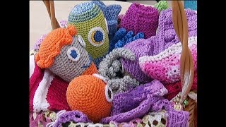 Рассказываем, как вяжут шапочки для согрева недоношенных детей