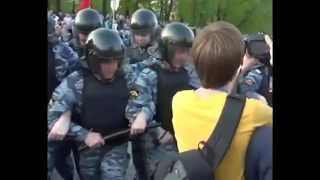 Fight Video. Жесть!!Массовая драка болельщиков с полицией!!!