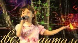 Полина Гурова, 5,5 лет. "Мама,добрая милая мама" (муз.К.Костина, слова А.Бабкина)