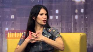 «Без темы» Часть 1: Актриса, журналист, политолог Анастасия Михайловская