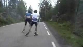 20090613 Sondre og Truls på rulleski til Kongsberg