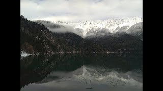 Юпшарское ущелье, по дороге на озеро Рица (Абхазия)