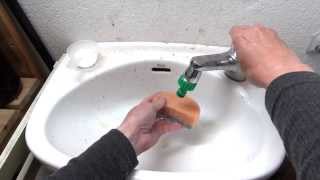 Bicarbonato y vinagre para limpiar baños. EcoDaisy