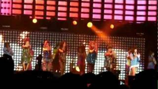 [Fancam] 120208 Music Bank Paris Bercy - T-ara & kids Roly Poly