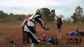 FMX Horror Crash,Motofreestyle Crashes,Compilation Мотофристайл падения 2014