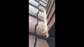 Оригинальный способ обхода трубы на металлочерепице An original way to bypass a pipe on a metal tile