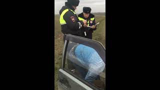 НАШЛИ ПИСТОЛЕТ В МАШИНЕ