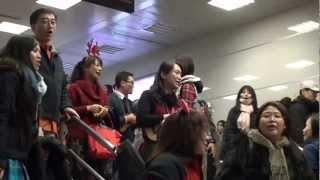 Flash mob Hallelujah 快閃吧哈雷路亞@Taipei City Hall Station 台北捷運市府站 2012.12.23