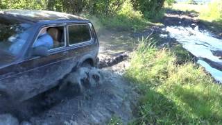 Нива 21214м по песку и грязи.