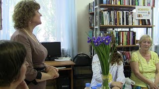 Людмила Кулик-Куракова читает свои стихи  в Твери.