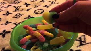 ASMR eating and whisper - Candy / АСМР жевание, чавканье - Конфеткиии))
