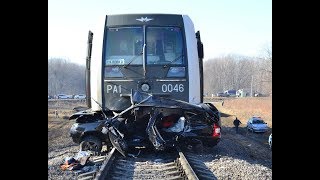 Безумие на жд переездах  Аварии поездов с автомобилями