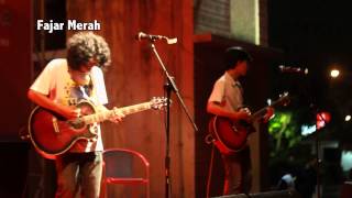 "Apa Guna" - Fajar Merah