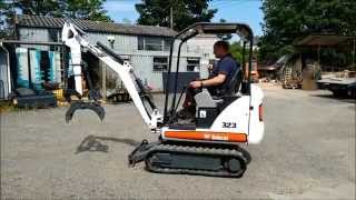 Bobcat 323 Excavator   mini digger