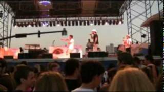speaking volumes sunfest 2010- funky fried chicken