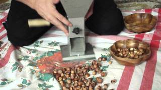WALNUT CRACKER - HAZELNUT CRACKER - NUT CRACKER - FILBERNUT CRACKER