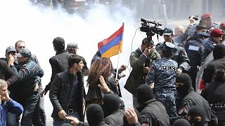 Mass detentions in Armenia as police fail to quell anti-Sargsyan protests