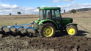 John Deere 5050e 10 no  4lü pulluk nadas performansı Balıkesir Yağcılar Köyü