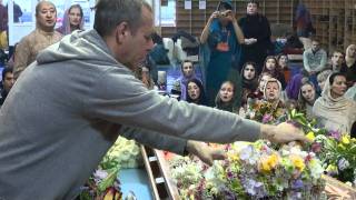 Purnachandra Swami. Last Darshan. (Kirtan Ashoka Krishna)