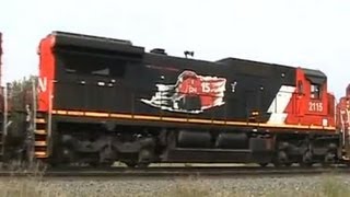 CN Train Spotting: 15th Anniversary C40-8! | CN 8953 2115 & 8833 Leads CN 101 13/23 8/13/12