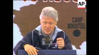 KOSOVO: BONDSTEEL CAMP: CLINTON ATTENDS THANKSGIVING (2)