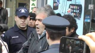 Συνθήματα και φωνές στους Κουκουλόπουλο-Κασαπίδη