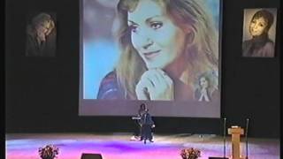 Валентина Толкунова на вечере памяти Анны Герман в Екатеринбурге 2006г.