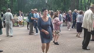 ? ВЕЧЕР В ПАРКЕ КУЛЬТУРЫ И ОТДЫХА Г.КАЛУГА ПРОДОЛЖАЕТСЯ ? МАРИНА В ТАНЦЕ ??? . . .11.08.2019 .
