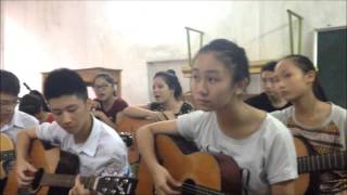 Kỉ lục Guiness về số người chơi guitar bài TUỔI HỒNG THƠ NGÂY?