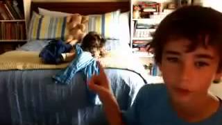 Garoto de 12 anos revela ser gay na webcam!