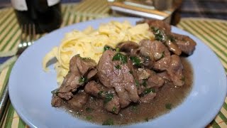Свинина в соусе из красного вина