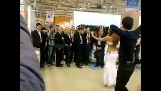 Кавказский Переулок Чеченецы танцуют Лезгинку в Москве