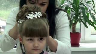 Прическа на выпускной в садик для Марички. Очень нежная и красивая прическа на длинные волосы
