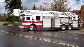 Truck 51 Responding Tualatin Valley Fire & Rescue (2004 Pierce Dash 100' Platform)